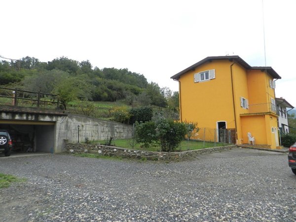 casa indipendente in vendita a Lucca in zona Aquilea