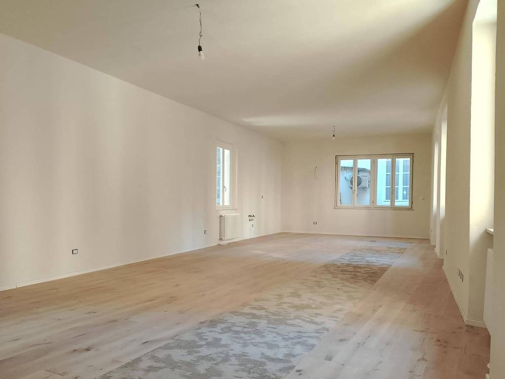 appartamento in vendita a Lucca in zona Centro Città