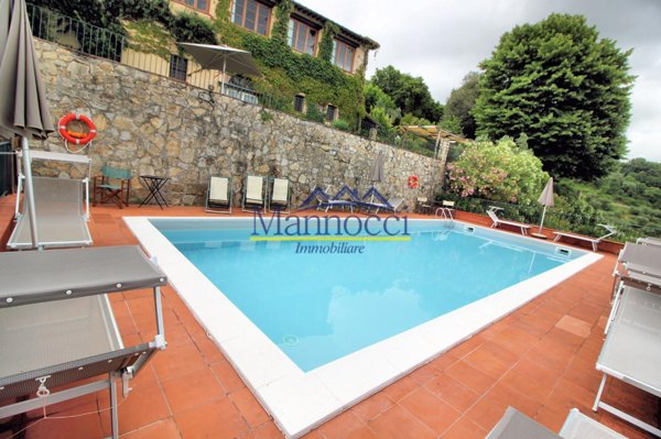 villa in vendita a Lucca in zona Centro Città