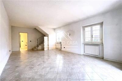casa indipendente in vendita a Lucca