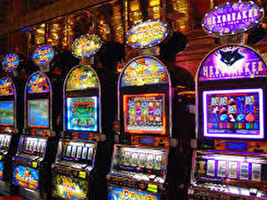 negozio in vendita a Lucca in zona Centro Città