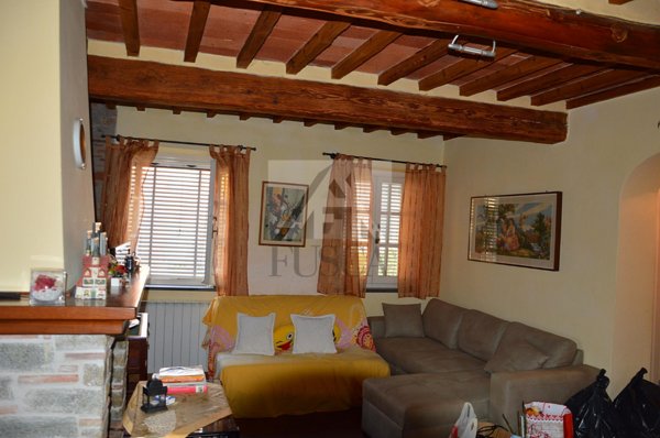 casa indipendente in vendita a Lucca