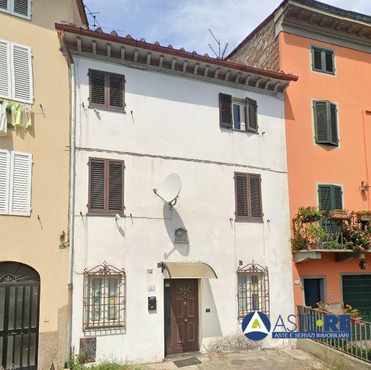 casa indipendente in vendita a Lucca