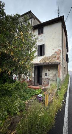 casa indipendente in vendita a Lucca in zona Monte San Quirico