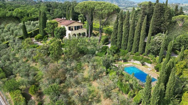 casa indipendente in vendita a Lucca in zona Mutigliano