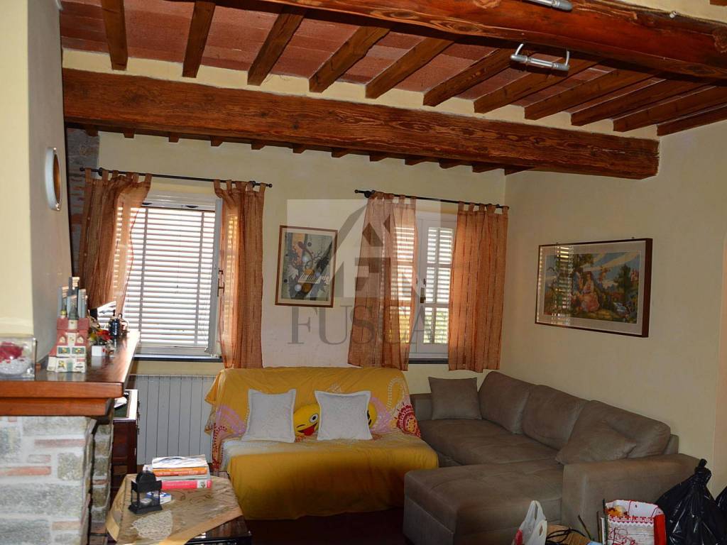casa indipendente in vendita a Lucca in zona Ponte San Pietro