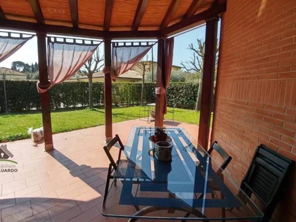 casa indipendente in vendita a Lucca in zona Sant'Alessio