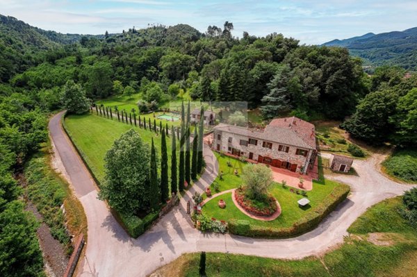 casa indipendente in vendita a Lucca in zona Monte San Quirico