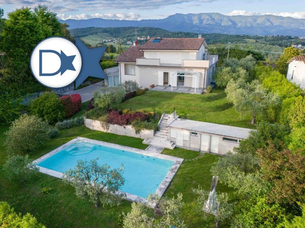 casa indipendente in vendita a Lucca in zona Monte San Quirico