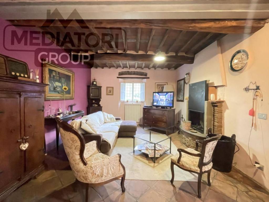 casa indipendente in vendita a Lucca in zona Ponte a Moriano