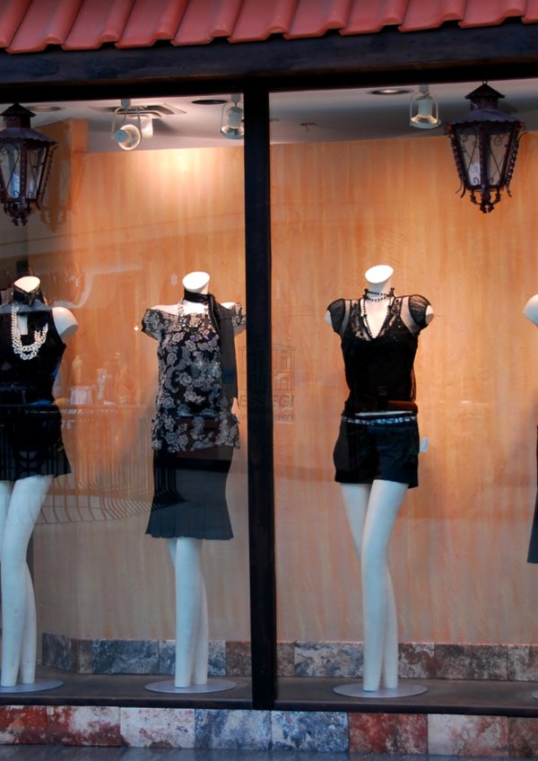 locale commerciale in vendita a Lucca in zona Centro Città