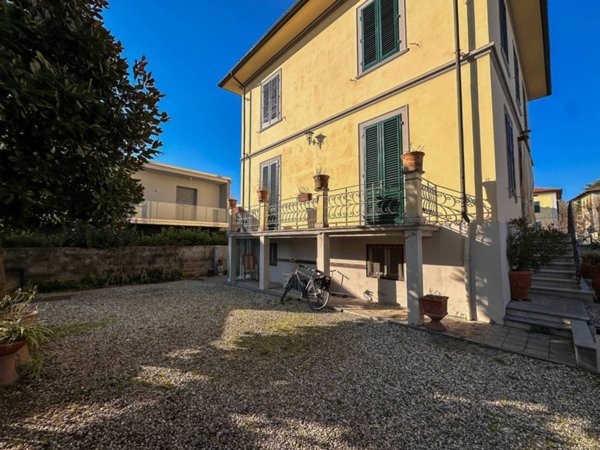 casa indipendente in vendita a Lucca in zona Pontetetto