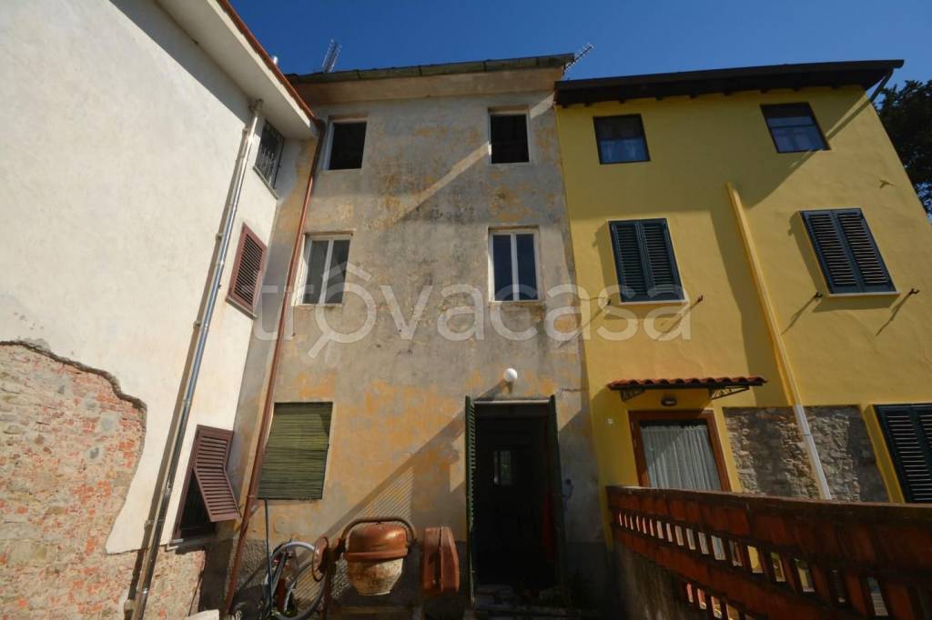 casa indipendente in vendita a Lucca in zona Nave