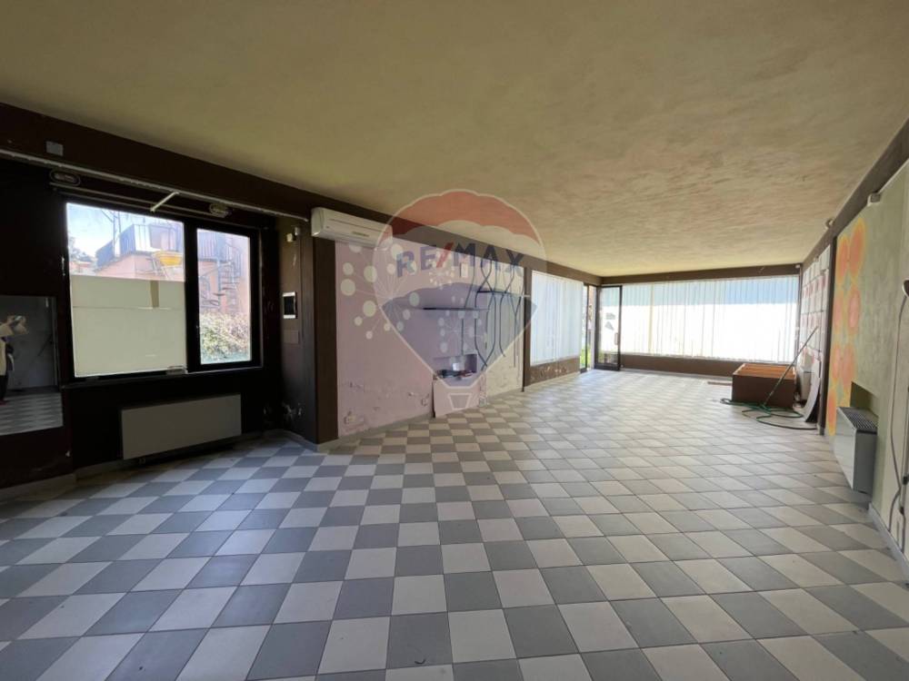 negozio in vendita a Lucca in zona Centro Città