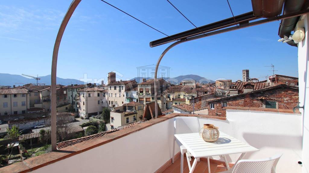 appartamento in vendita a Lucca in zona Centro Città