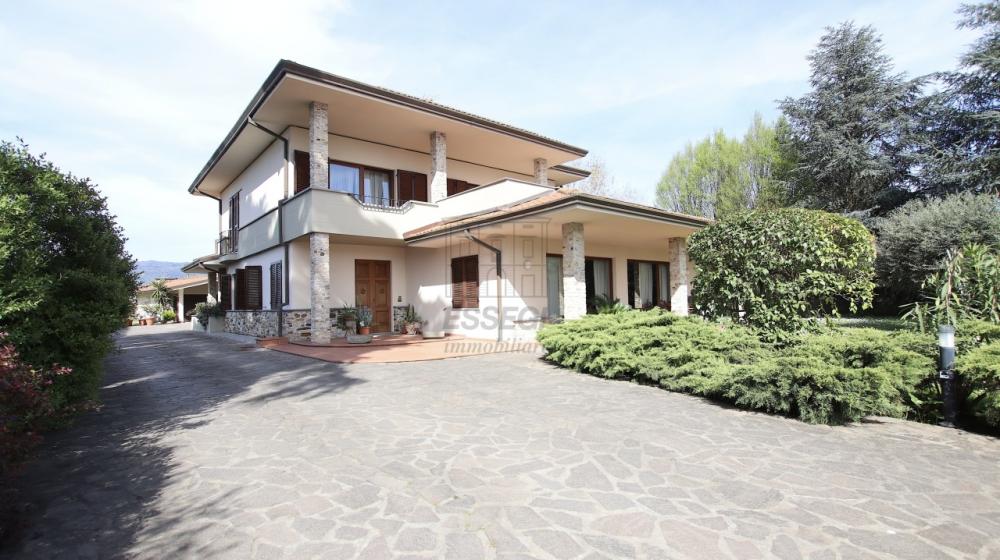 casa indipendente in vendita a Lucca in zona zona SS. Annunziata