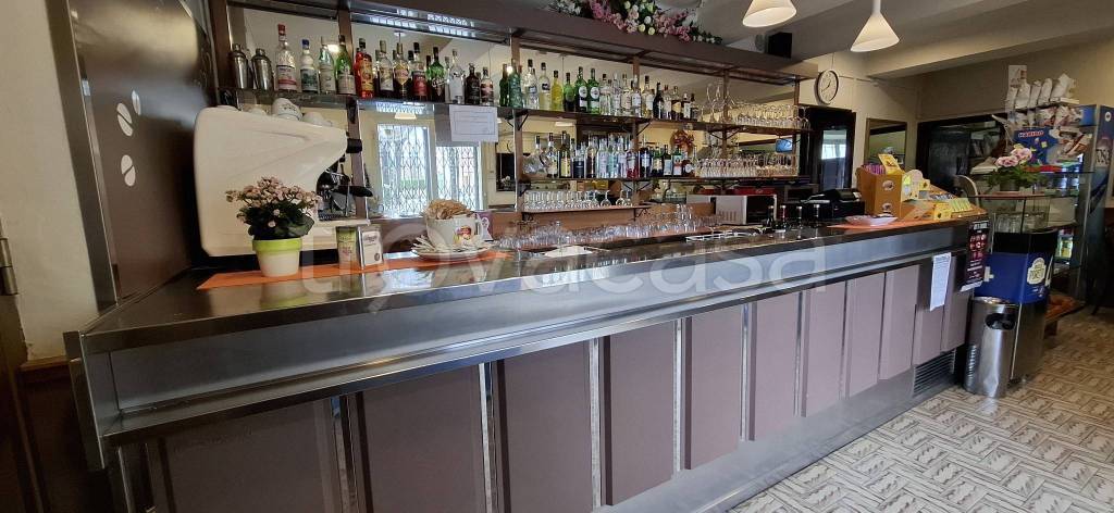 negozio in vendita a Lucca in zona zona SS. Annunziata