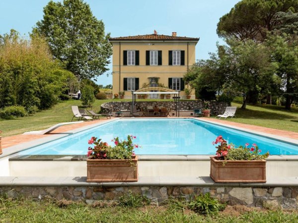 casa indipendente in vendita a Lucca in zona Monte San Quirico