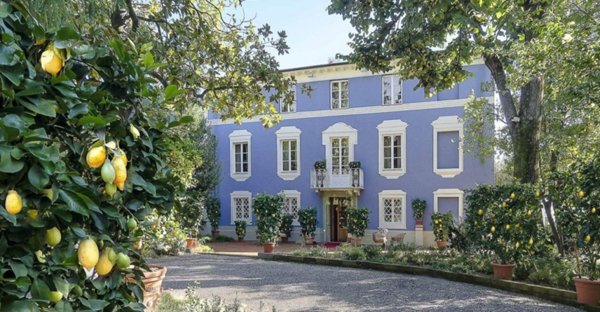 villa in vendita a Lucca in zona Centro Città
