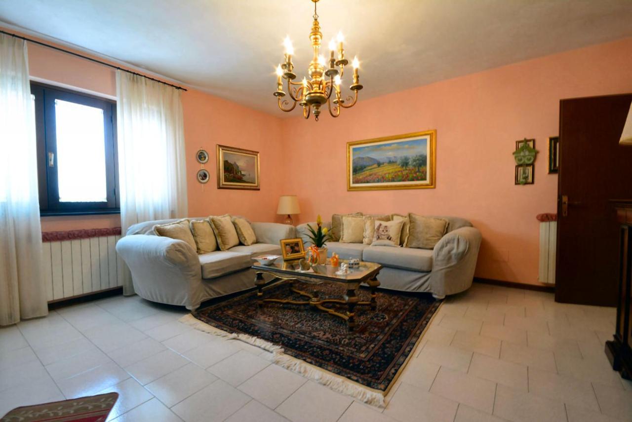 casa indipendente in vendita a Lucca in zona Nave