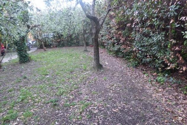 casa indipendente in vendita a Lucca in zona San Quirico di Moriano