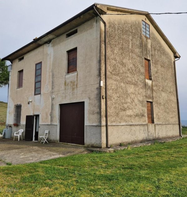 casa indipendente in vendita a Lucca in zona San Cassiano a Vico