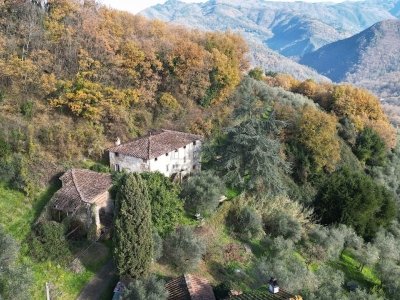 casa indipendente in vendita a Lucca in zona Mastiano