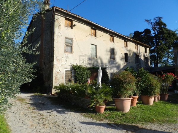 casa indipendente in vendita a Lucca in zona Ponte a Moriano