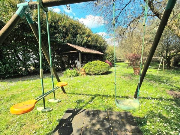 casa indipendente in vendita a Lucca in zona Nozzano