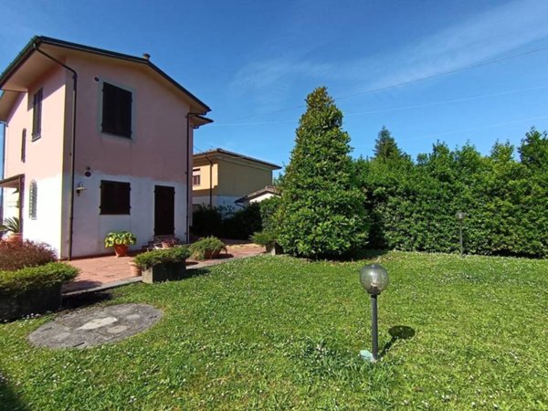 casa indipendente in vendita a Lucca in zona zona SS. Annunziata