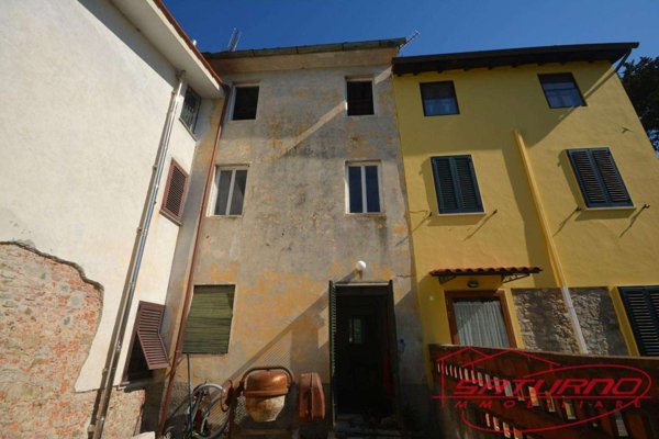 intera palazzina in vendita a Lucca in zona Nave