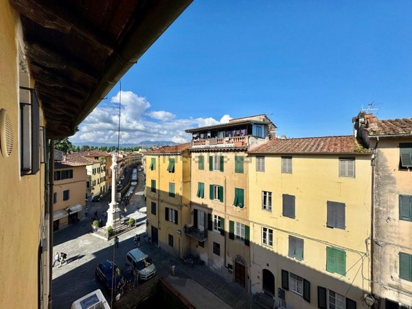 appartamento in vendita a Lucca in zona Centro Città