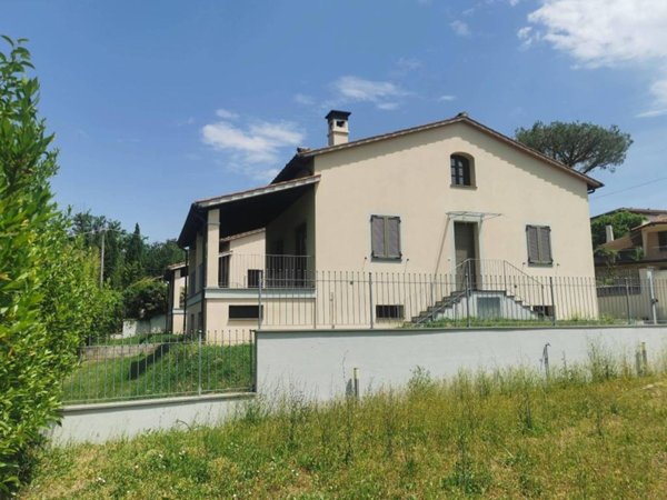 casa indipendente in vendita a Lucca in zona Monte San Quirico