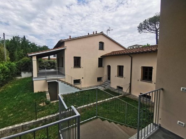 casa indipendente in vendita a Lucca in zona Monte San Quirico