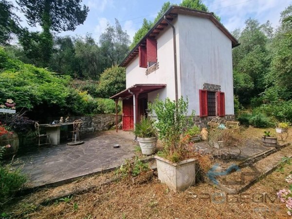 casa indipendente in vendita a Lucca in zona Santa Maria del Giudice
