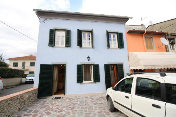 casa indipendente in vendita a Lucca in zona San Cassiano a Vico