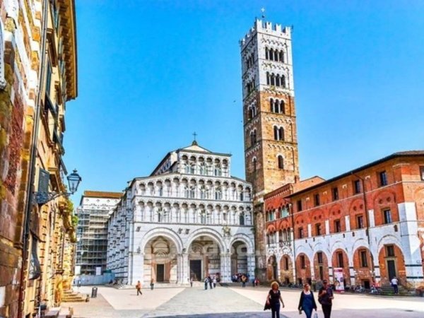 negozio in vendita a Lucca in zona Centro Città