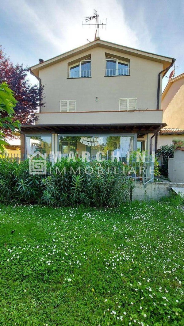 casa indipendente in vendita a Lucca in zona Centro Città