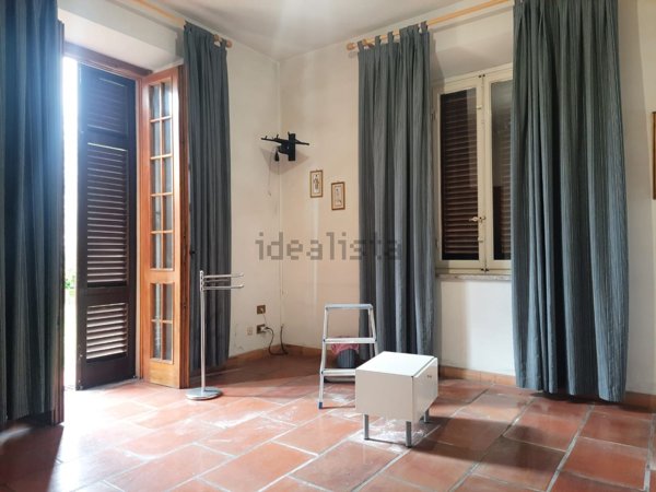 esavano in vendita a Lucca in zona zona SS. Annunziata