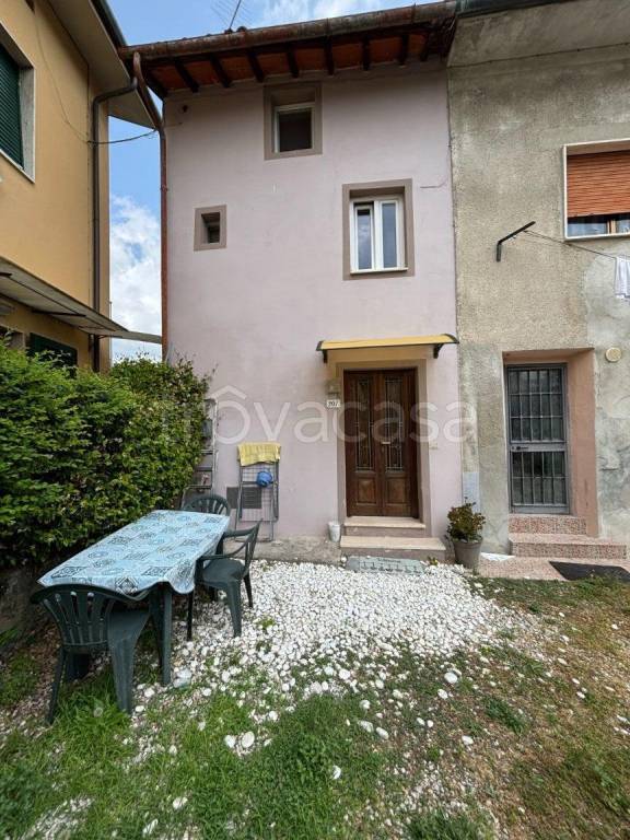 casa indipendente in vendita a Lucca in zona Zona San Concordio