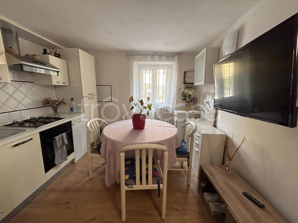 casa indipendente in vendita a Lucca in zona Zona San Concordio