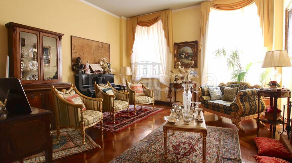 appartamento in vendita a Lucca in zona Centro Città