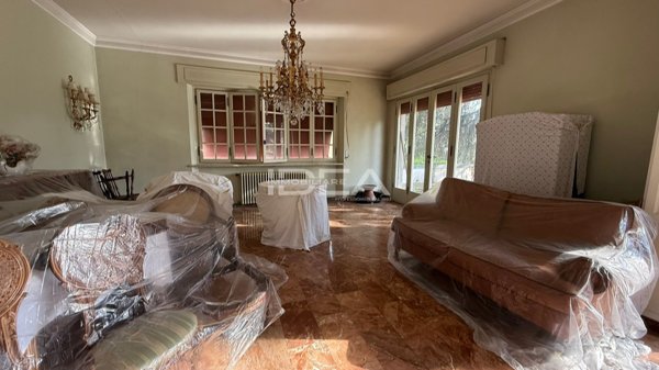 casa indipendente in vendita a Lucca in zona Centro Città