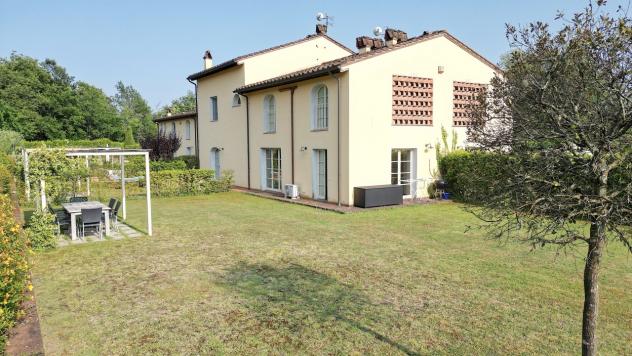 casa indipendente in vendita a Lucca in zona Sant'Alessio