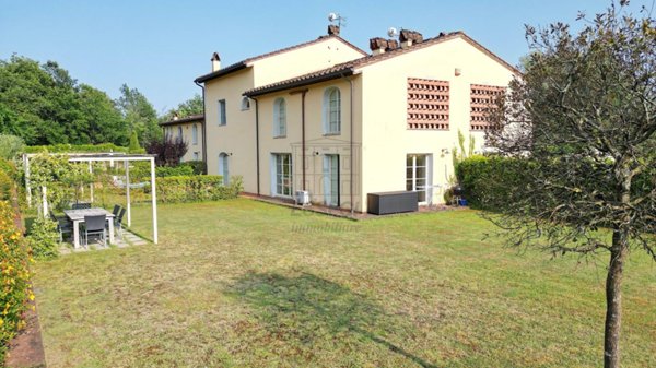 casa indipendente in vendita a Lucca in zona Sant'Alessio