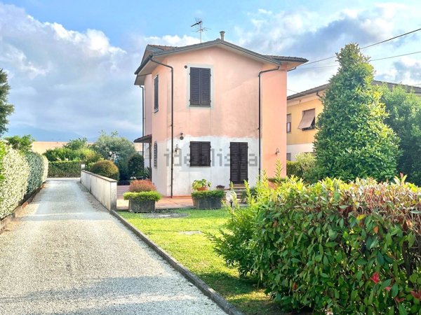casa indipendente in vendita a Lucca in zona zona San Marco