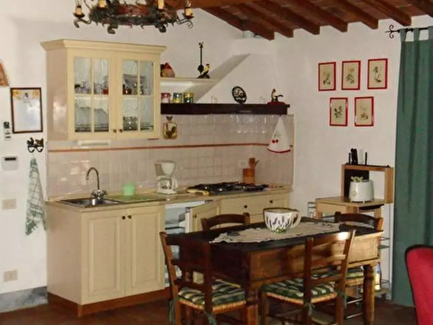 casa indipendente in vendita a Lucca