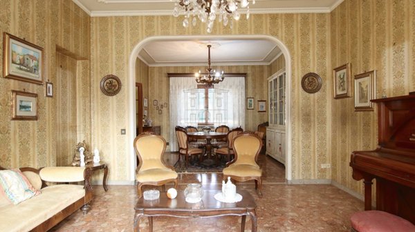 casa indipendente in vendita a Lucca in zona Centro Città
