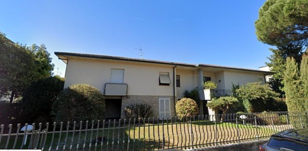 casa indipendente in vendita a Lucca in zona zona Arancio