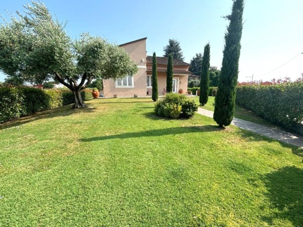 casa indipendente in vendita a Lucca in zona San Cassiano a Vico